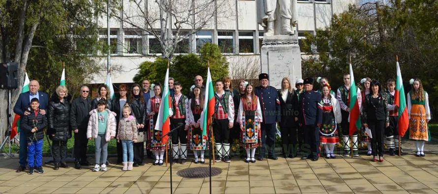 Внушително отбелязване на националния празник в Тополовград