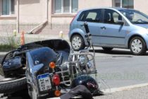 Мотоциклетист пострада блъснат от кола, шофирана от негова връстничка